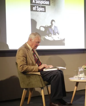 Lt Col Tim Spicer and Sir Jeremy Mackenzie