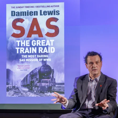 Damien Lewis