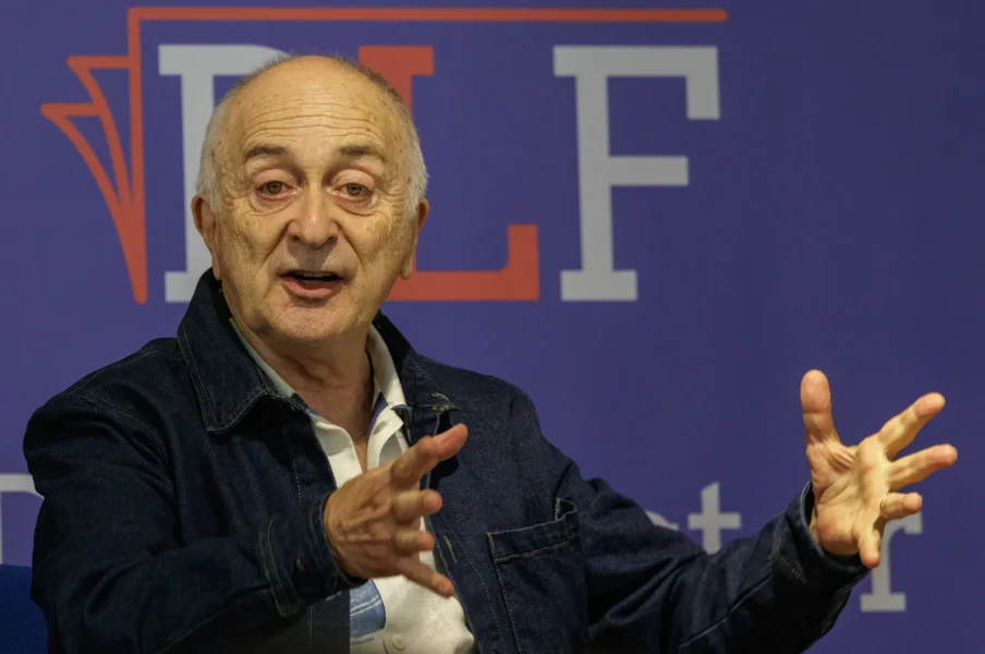 Sir Tony Robinson Sir Tony Robinson